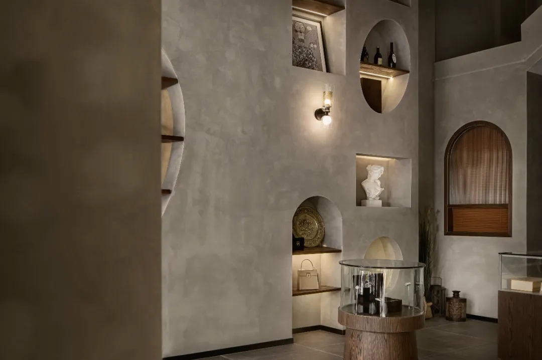 市面上的灰泥和的微水泥有什么區(qū)別？